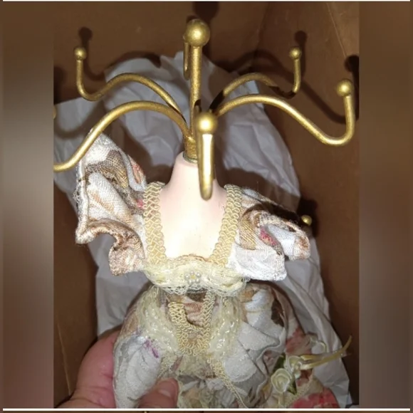 Vintage Baroque style jewelry holder - Picture 8 of 12